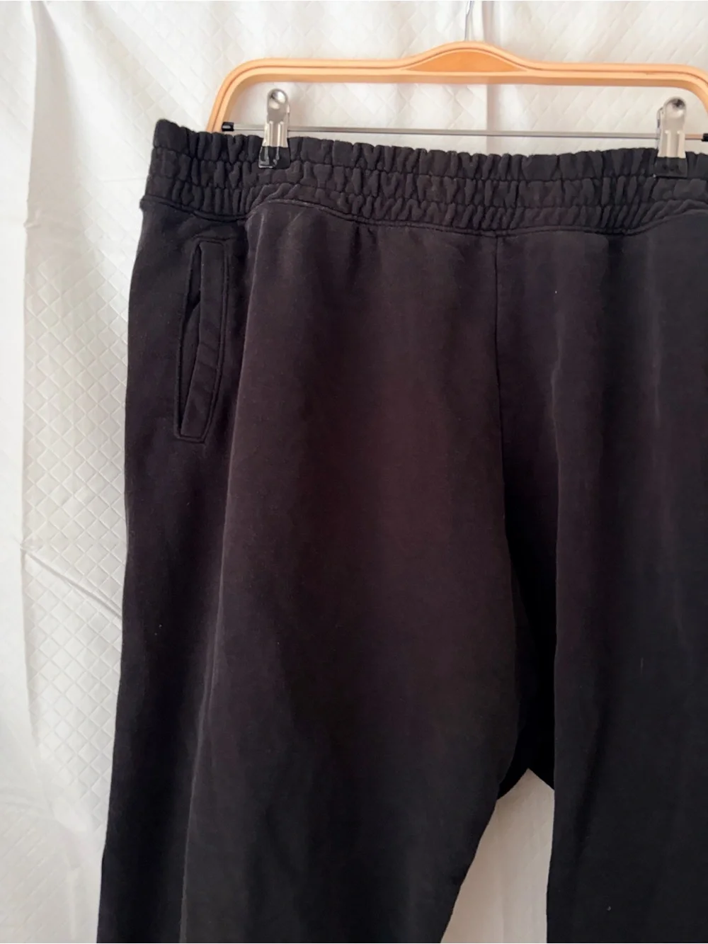 Men's Black Relaxed-Fit Elastic Waist Jogger Pants